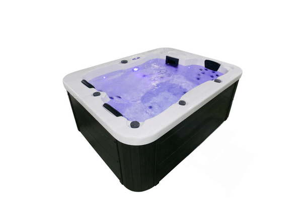Jacuzzi zewnętrzne White Marble z pokrywą i schodkami